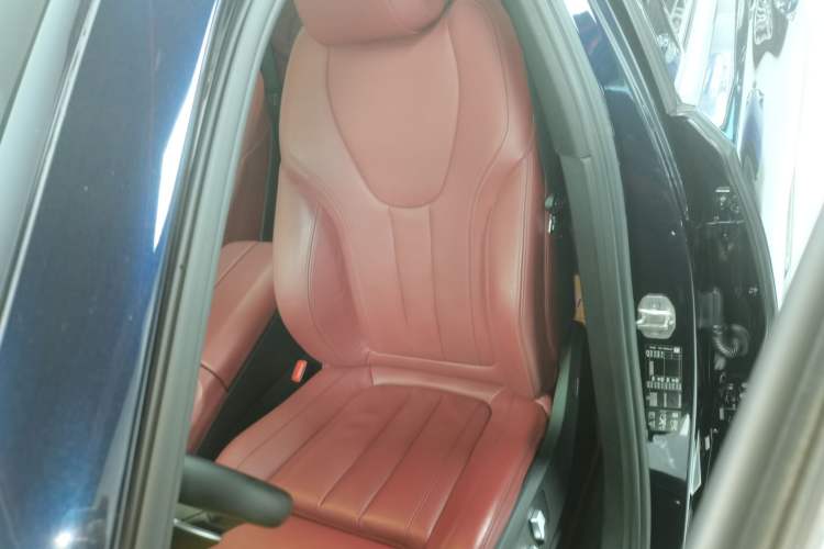 Used BMW X6 2021 xDrive30i M Sport Package Left Front Seat