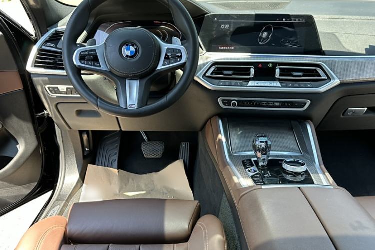 Used BMW X6 2021 xDrive40i M Sport Package Left Front Seat