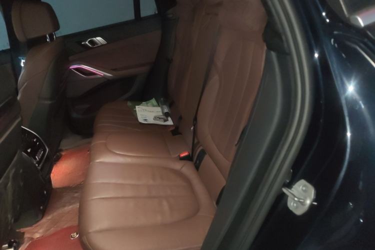 Used BMW X6 2021 xDrive40i Luxury Model with M Sport Package Left Rear Seat
