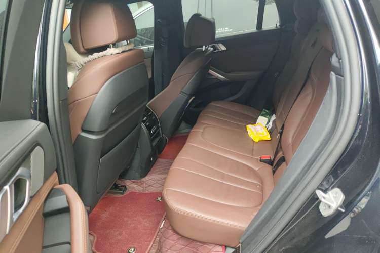 Used BMW X6 2021 xDrive40i Luxury Model with M Sport Package Left Rear Seat