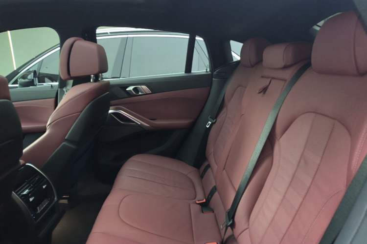 Used BMW X6 2021 xDrive40i Luxury Model with M Sport Package Left Rear Seat