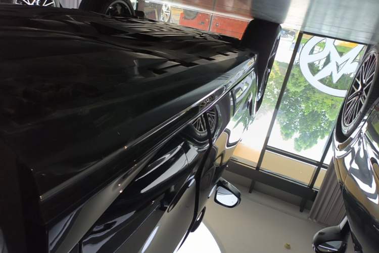 Used BMW X6 2021 xDrive40i Luxury Model with M Sport Package Left Side Sill