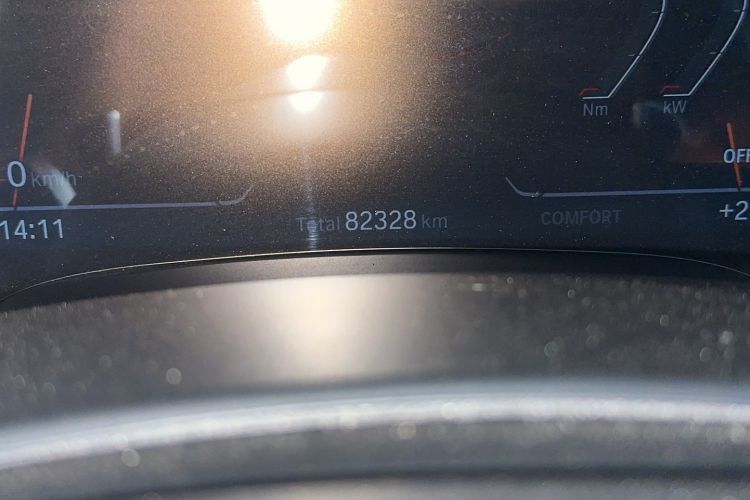 Used BMW X6 2021 xDrive40i M Sport Package Odometer Close Up