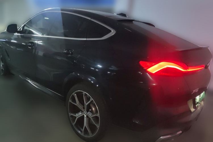 Used BMW X6 2021 xDrive40i Luxury Model with M Sport Package Rear Left 45 Deg