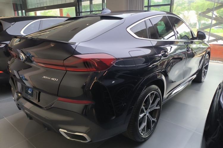 Used BMW X6 2021 xDrive40i Luxury Model with M Sport Package Rear Right 45 Deg