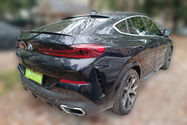 Used BMW X6 2021 xDrive40i Luxury Model with M Sport Package Rear Right 45 Deg