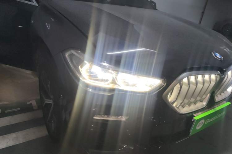 Used BMW X6 2021 xDrive40i Luxury Model with M Sport Package Right Front Headlight