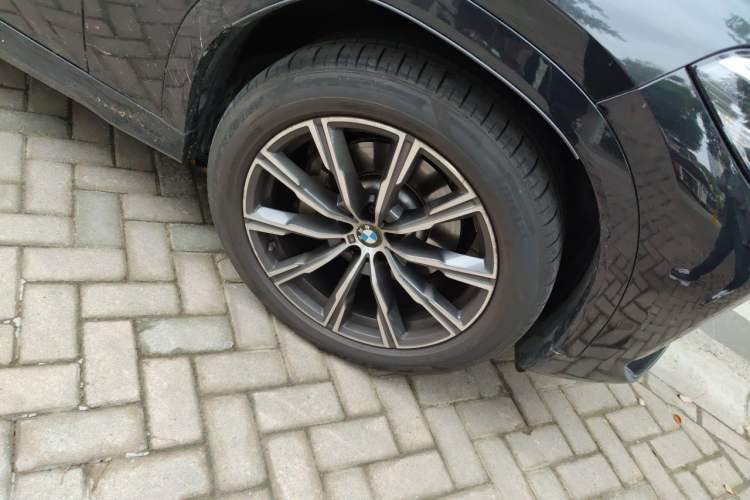 Used BMW X6 2021 xDrive30i M Sport Package Right Front Wheel Hub