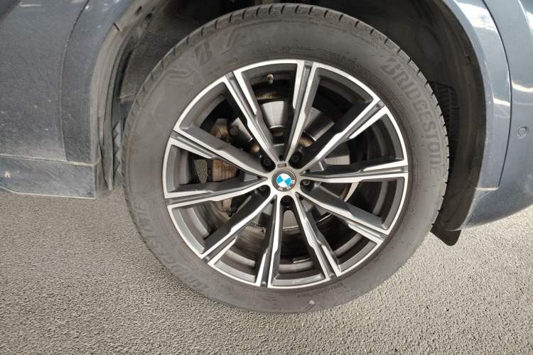 Used BMW X6 2021 xDrive30i M Sport Package Right Front Wheel Hub
