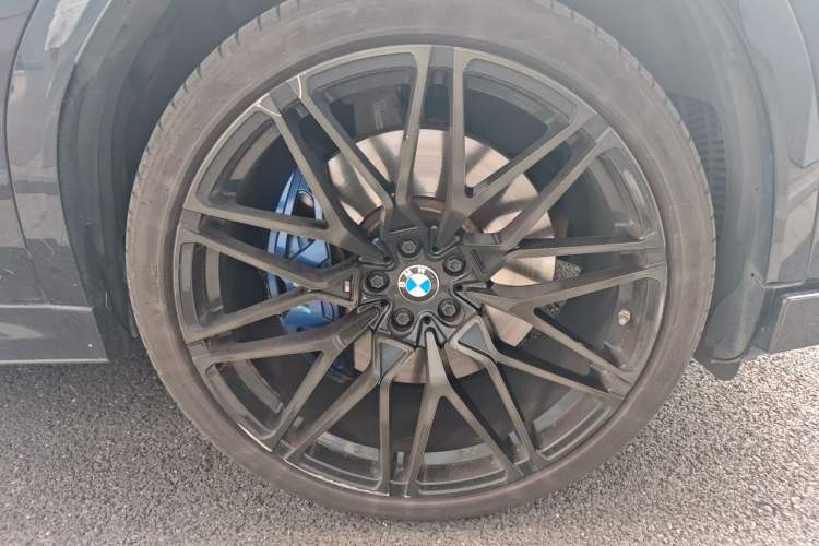 Used BMW X6 2021 xDrive40i M Sport Package Right Front Wheel Hub