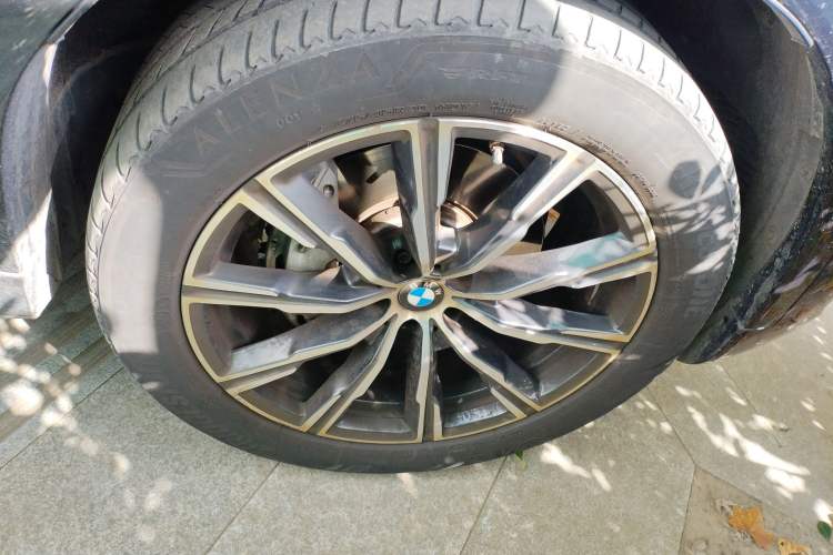 Used BMW X6 2021 xDrive40i M Sport Package Right Front Wheel Hub
