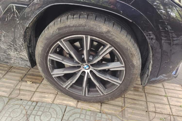 Used BMW X6 2021 xDrive30i M Sport Package Right Front Wheel Hub