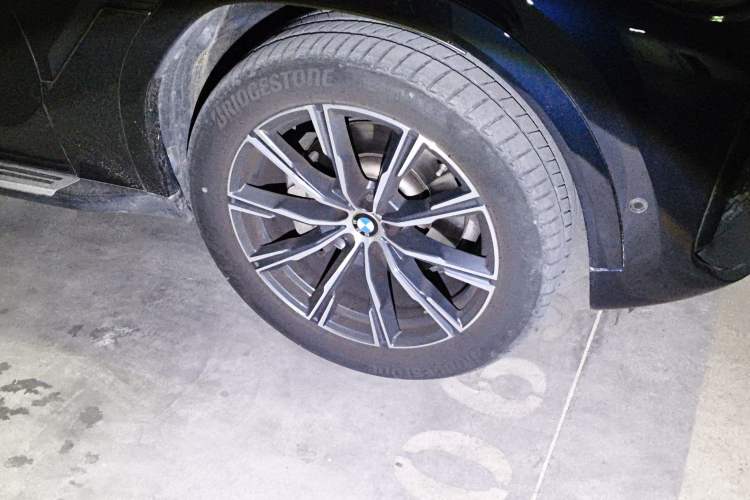 Used BMW X6 2021 xDrive30i M Sport Package Right Front Wheel Hub