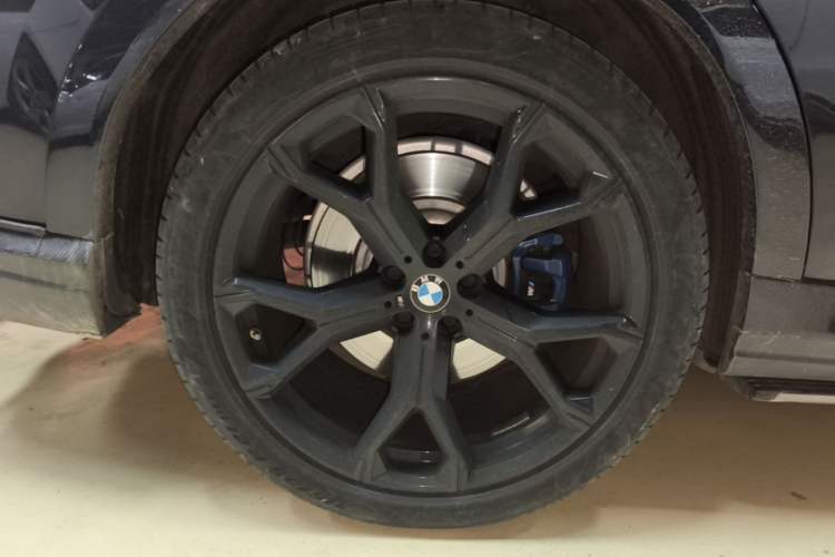 Used BMW X6 2021 Restyled xDrive40i Luxury Version M Sport Package Right Rear Wheel Hub