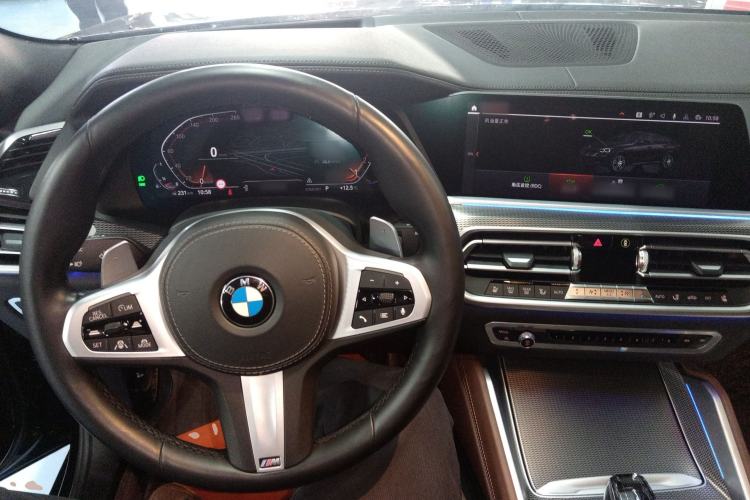 Used BMW X6 2021 xDrive40i Luxury Model with M Sport Package Steering Wheel