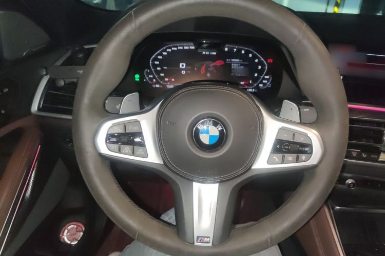 Used BMW X6 2021 xDrive40i Luxury Model with M Sport Package Steering Wheel