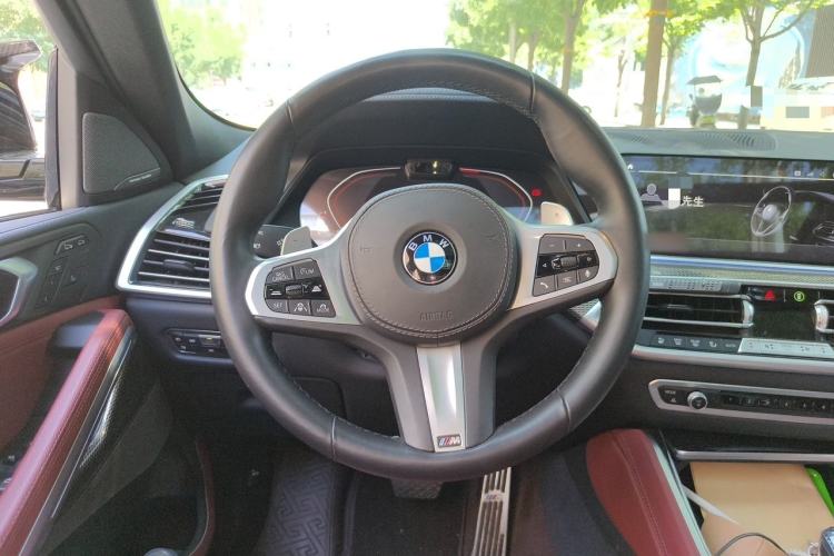 Used BMW X6 2021 xDrive40i Luxury Model with M Sport Package Steering Wheel