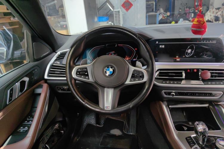 Used BMW X6 2021 xDrive40i Luxury Model with M Sport Package Steering Wheel