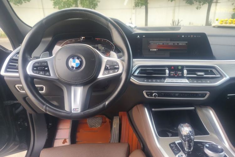 Used BMW X6 2021 xDrive40i Luxury Model with M Sport Package Steering Wheel
