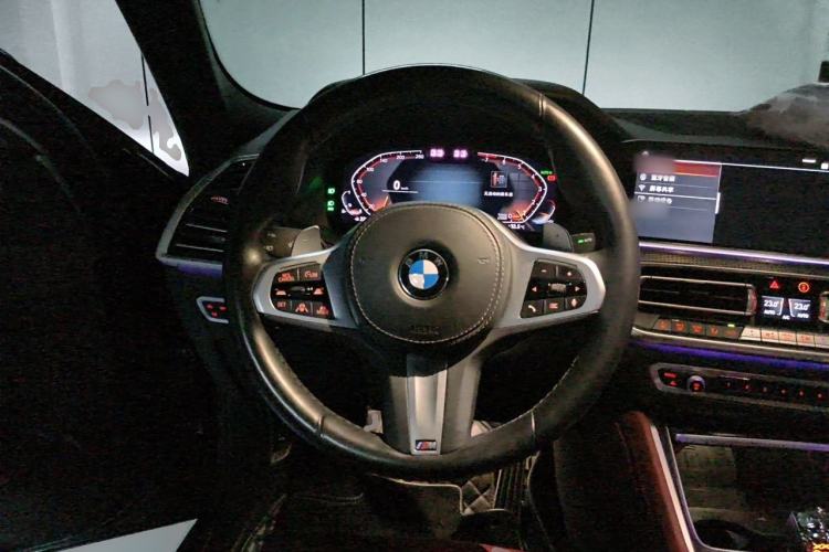 Used BMW X6 2021 xDrive40i Luxury Model with M Sport Package Steering Wheel