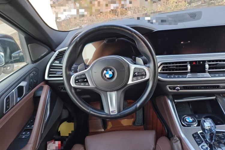 Used BMW X6 2021 xDrive40i Luxury Model with M Sport Package Steering Wheel