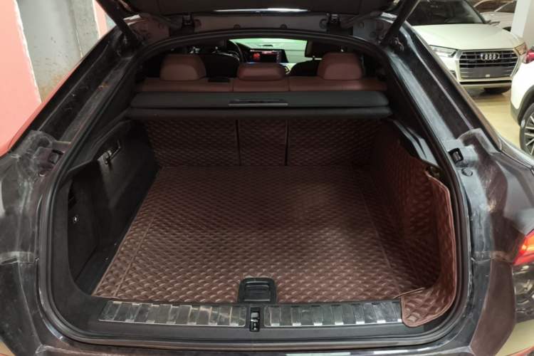 Used BMW X6 2021 Restyled xDrive40i Luxury Version M Sport Package Trunk