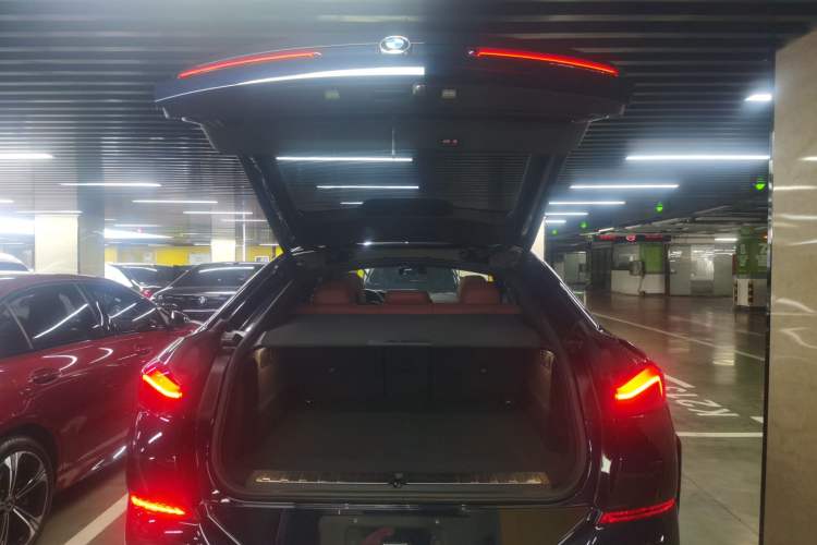 Used BMW X6 2021 xDrive40i M Sport Package Trunk