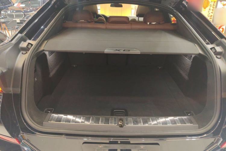 Used BMW X6 2021 xDrive40i M Sport Package Trunk