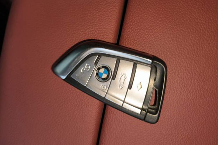 Used BMW X6 2021 xDrive40i Luxury Model with M Sport Package Vehicle Key