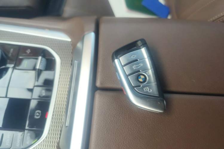 Used BMW X6 2021 xDrive40i Luxury Model with M Sport Package Vehicle Key