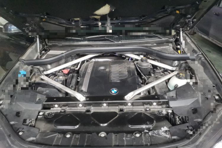 Used BMW X6 2021 xDrive40i M Sport Package Engine Bay
