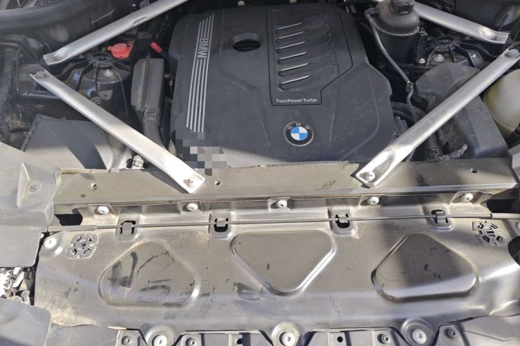 Used BMW X6 2021 xDrive40i M Sport Package Engine Bay