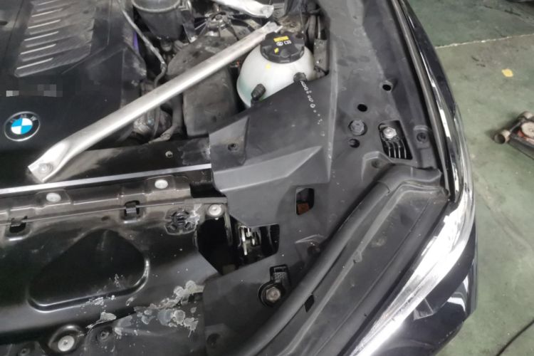 Used BMW X6 2021 xDrive40i M Sport Package Engine Bay Left