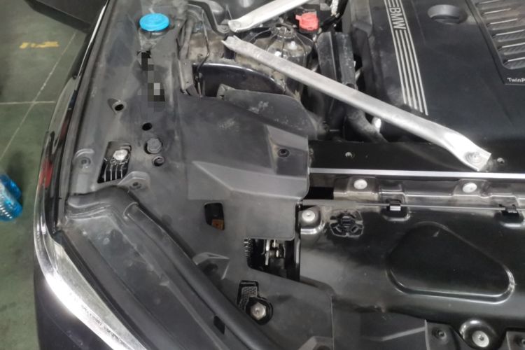 Used BMW X6 2021 xDrive40i M Sport Package Engine Bay Right