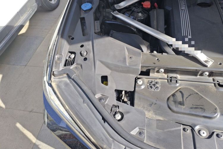 Used BMW X6 2021 xDrive40i M Sport Package Engine Bay Right