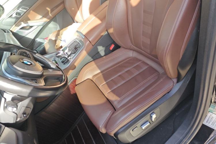 Used BMW X6 2021 xDrive40i M Sport Package Left Front Seat