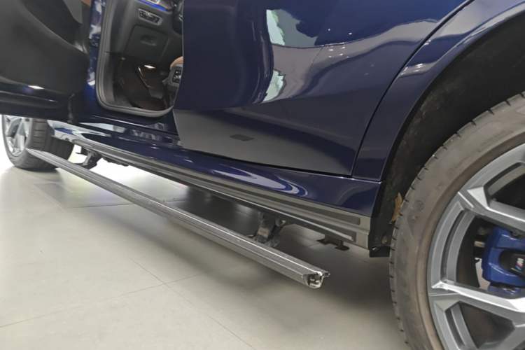 Used BMW X6 2021 Restyled xDrive40i Luxury Version M Sport Package Left Side Sill