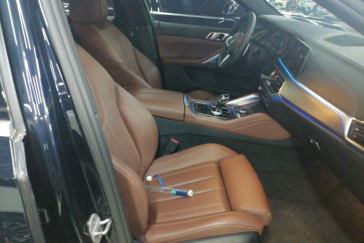 Used BMW X6 2021 xDrive40i M Sport Package Right Front Seat