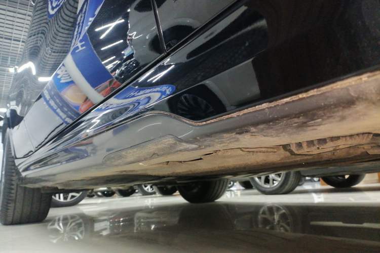 Used BMW X6 2021 xDrive40i M Sport Package Right Side Sill