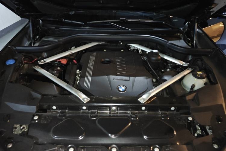 Used BMW X6 2021 xDrive40i Luxury Model with M Sport Package Engine Bay
