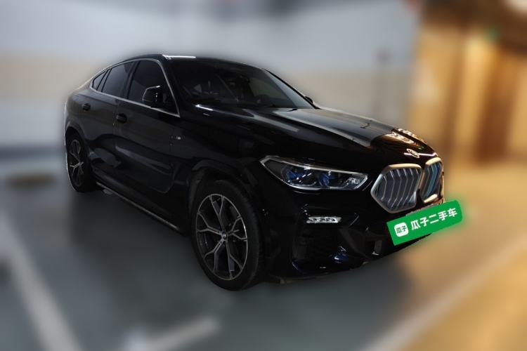 Used BMW X6 2021 xDrive40i Luxury Model with M Sport Package Front Right 45 Deg