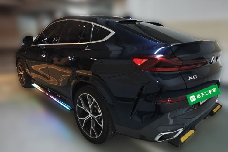 Used BMW X6 2021 xDrive40i Luxury Model with M Sport Package Rear Left 45 Deg