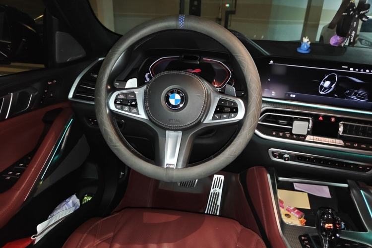 Used BMW X6 2021 xDrive40i Luxury Model with M Sport Package Steering Wheel