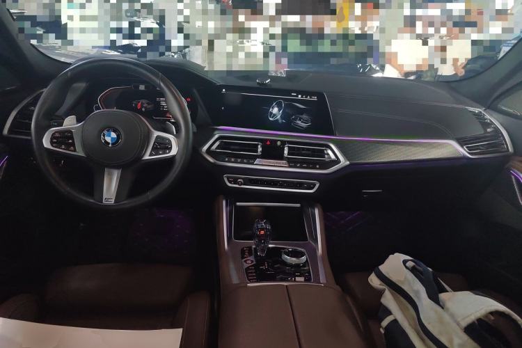 Used BMW X6 2021 xDrive40i Luxury Model with M Sport Package Center Console