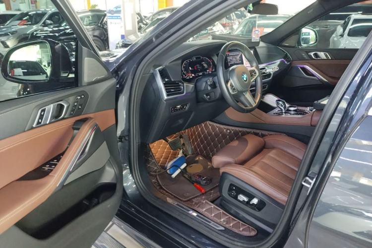 Used BMW X6 2021 xDrive40i Luxury Model with M Sport Package Driver Seat