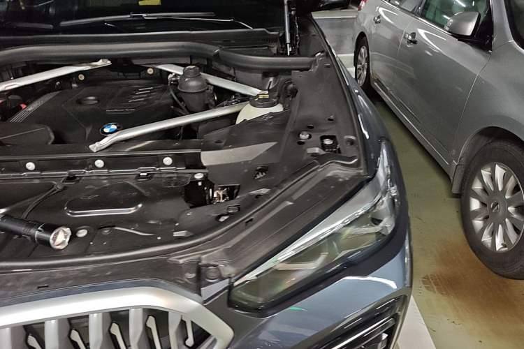 Used BMW X6 2021 xDrive30i M Sport Package Engine Bay Left