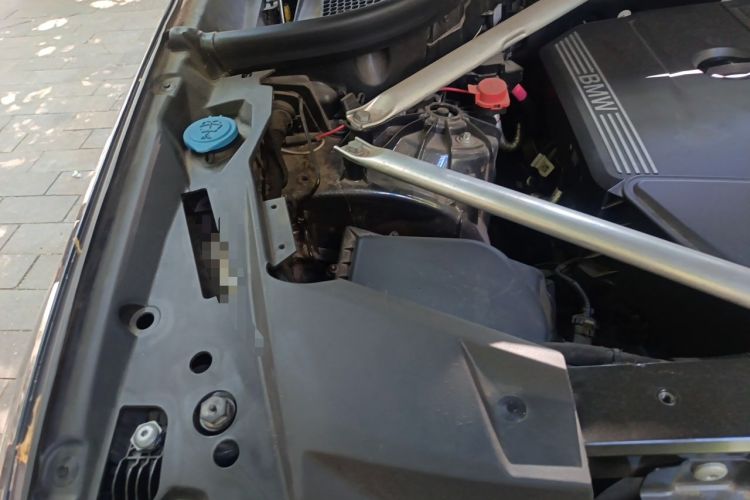 Used BMW X6 2021 xDrive30i M Sport Package Engine Bay Right