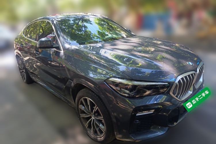 Used BMW X6 2021 xDrive30i M Sport Package Front Right 45 Deg