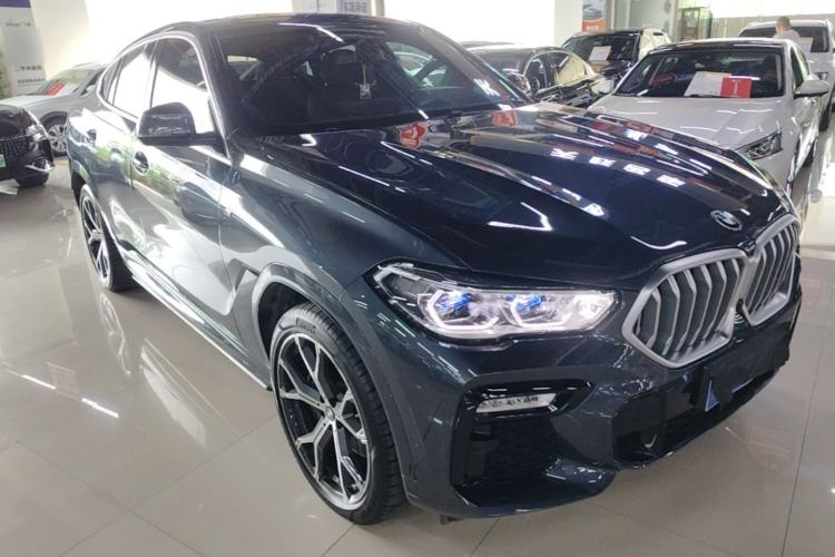 Used BMW X6 2021 xDrive40i Luxury Model with M Sport Package Front Right 45 Deg