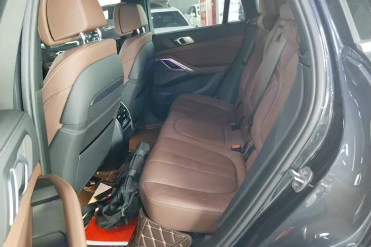 Used BMW X6 2021 xDrive40i Luxury Model with M Sport Package Left Rear Seat